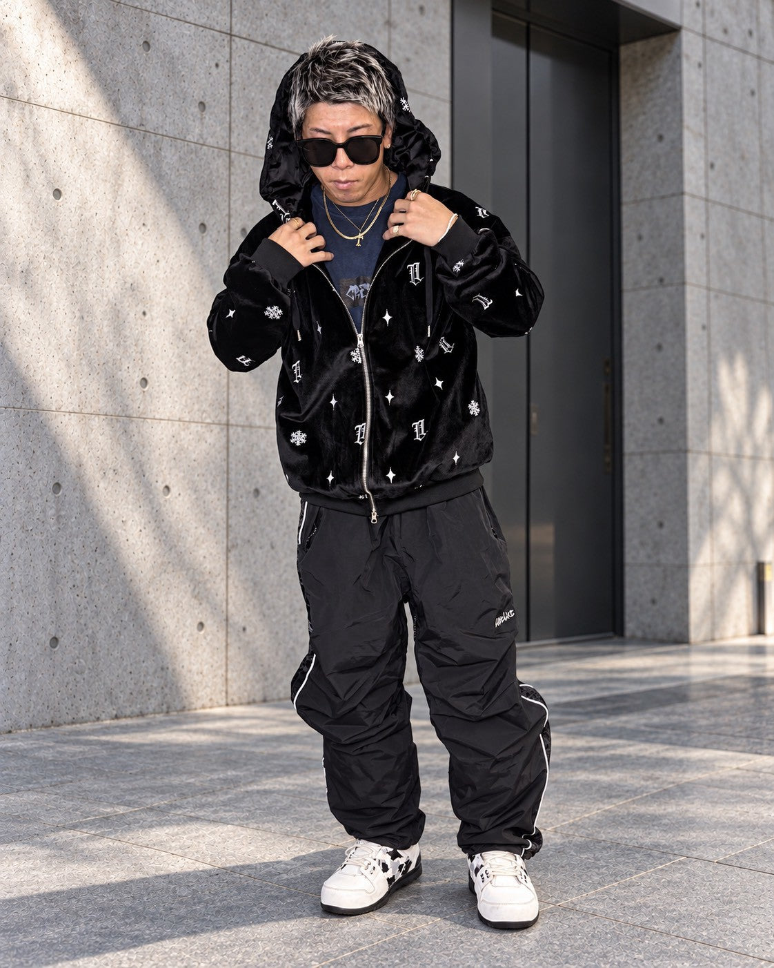 26-27予約商品  ベロアフードジャケット